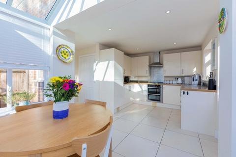 2 bedroom semi-detached house for sale, Devonshire Gardens, Taplow SL6