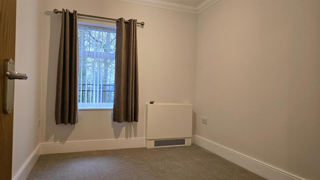 26 Middleton Woods - Guest bedroom.jpg