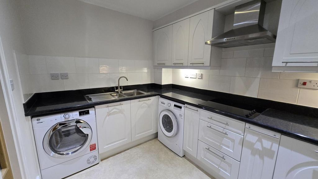 Thumbnail 26 Middleton Woods - kitchen 2.jpg