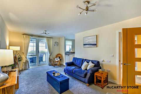 1 bedroom apartment for sale, Tudor Rose Court, South Parade, PO4 0DE