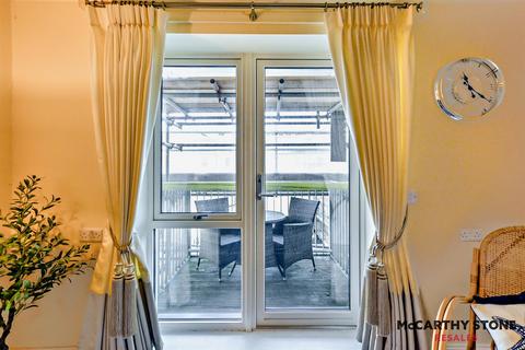 1 bedroom apartment for sale, Tudor Rose Court, South Parade, PO4 0DE