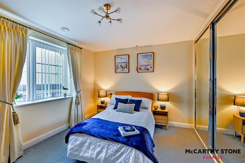 1 bedroom apartment for sale, Tudor Rose Court, South Parade, PO4 0DE