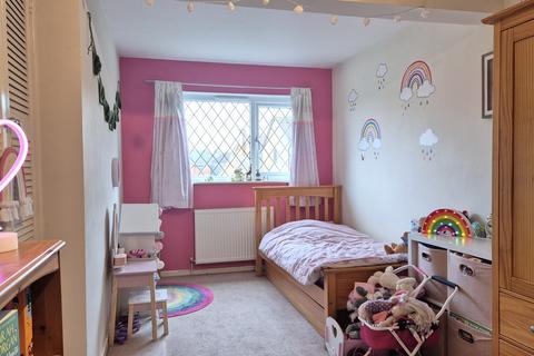 24 Barkus Close, Southam, CV47 1GB