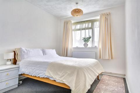 2 bedroom maisonette for sale, Woodside Drive, Arnold, Nottingham