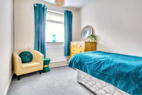 2 bedroom maisonette for sale, Woodside Drive, Arnold, Nottingham