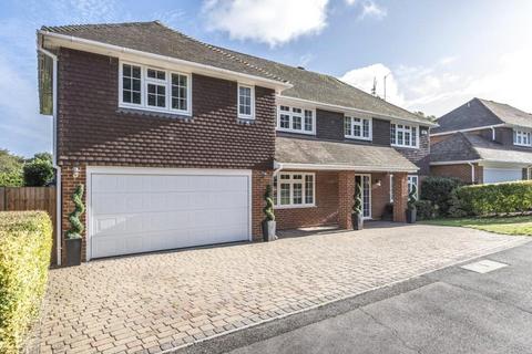 5 bedroom detached house to rent, Mountbatten Rise, Sandhurst, Berkshire, GU47