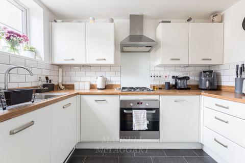 92 Bedivere Road, Crawley, RH11 0FY