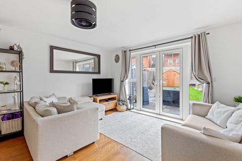 92 Bedivere Road, Crawley, RH11 0FY