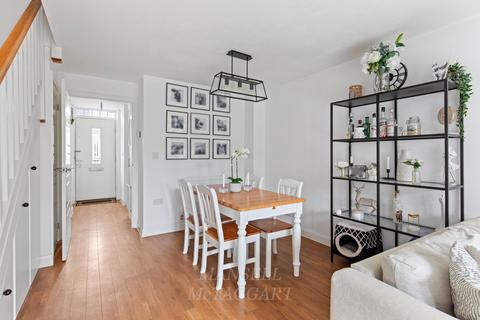 92 Bedivere Road, Crawley, RH11 0FY