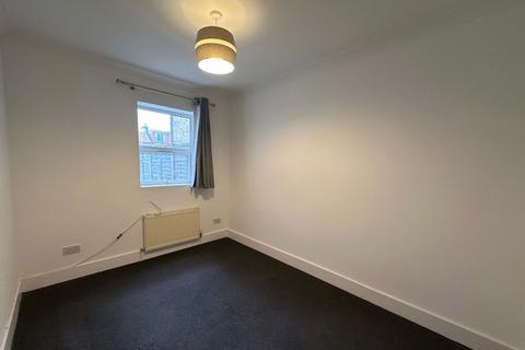 2 bedroom flat to rent, Coopersale Road, London E9