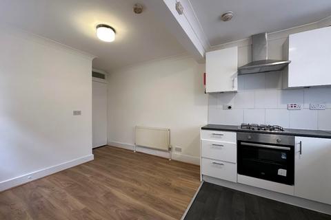 2 bedroom flat to rent, Coopersale Road, London E9