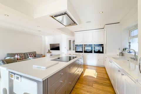 Sunningdale Broom Road, Hullbridge, Hockley, SS5 6HN