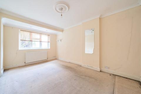53 Princes Avenue, London, W3 8LX