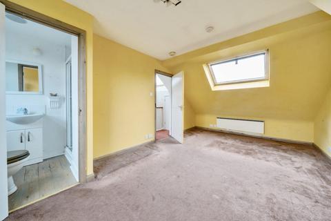 53 Princes Avenue, London, W3 8LX