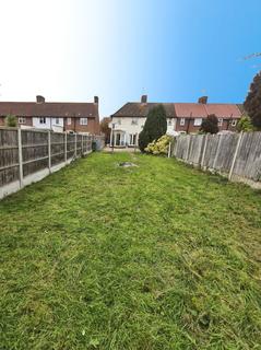 3 bedroom terraced house to rent, Becontree Avenue Dagenham, Dagenham RM8