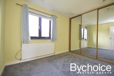 2 bedroom terraced house to rent, Golding Way, Glemsford