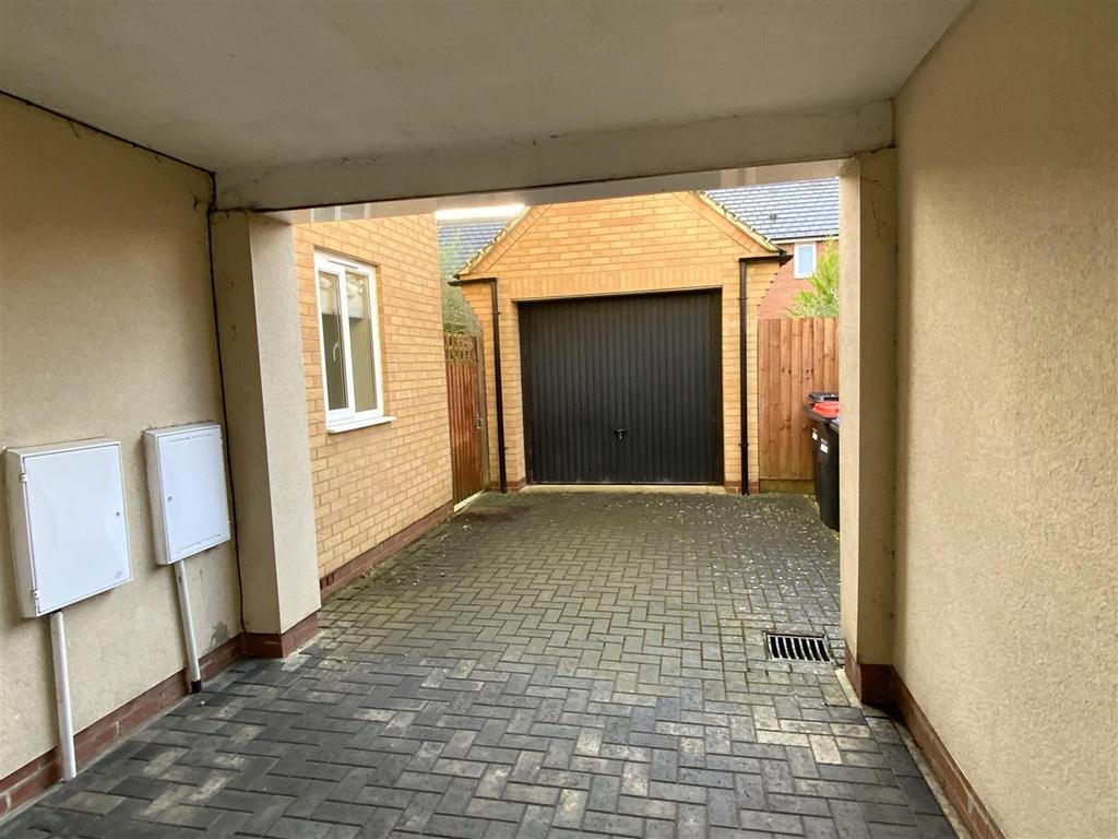 Carport &amp; Garage