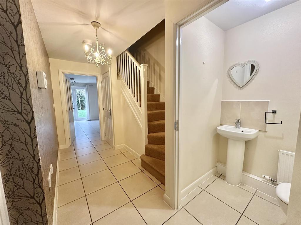 Kitchen/ Dining Room