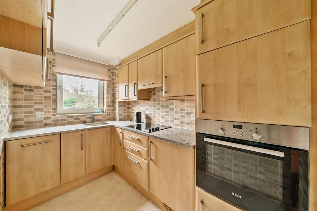 Kitchen: