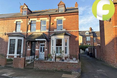 4 bedroom terraced house for sale, Lindisfarne Terrace, North Shields, North Tyneside