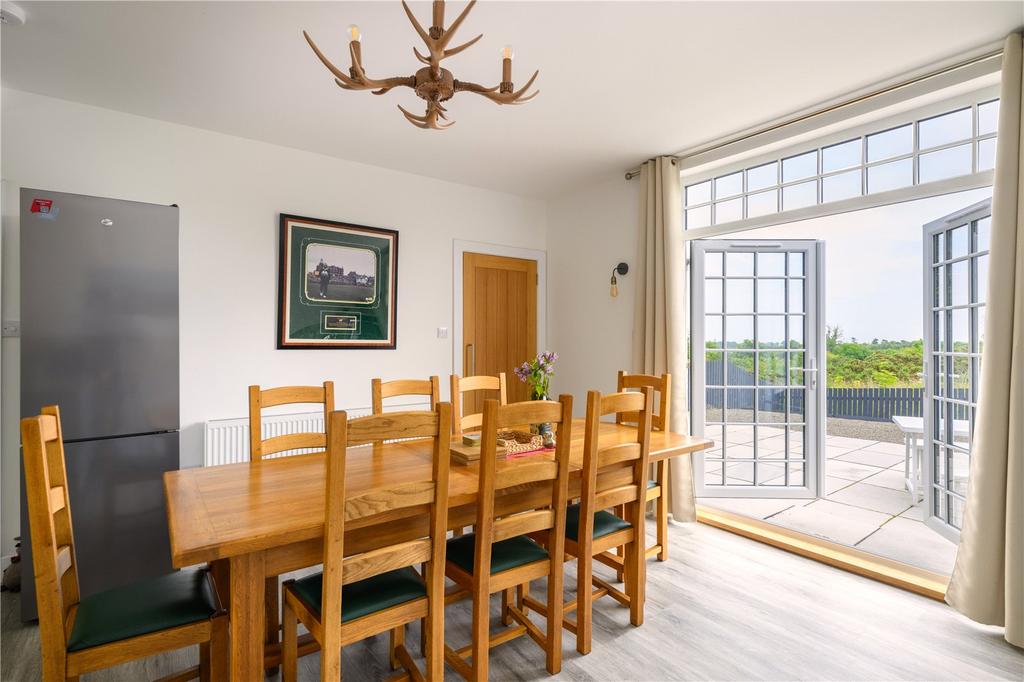 Kitchen/Dining Area