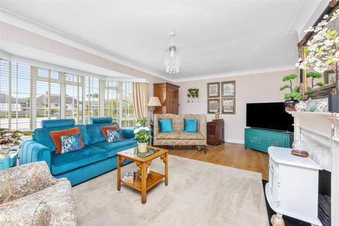 27 The Ridings, East Preston, Littlehampton, BN16 2TW
