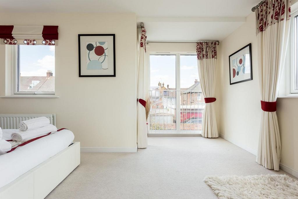 2 Broomhill Way-ph19 web72.jpg