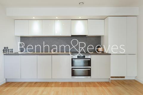 2 bedroom apartment to rent, Myrtle Court,  Baltic Avenue TW8