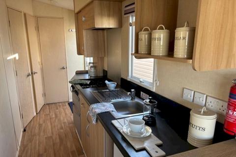 2 bedroom static caravan for sale, Felixstowe Beach, , Walton Avenue IP11