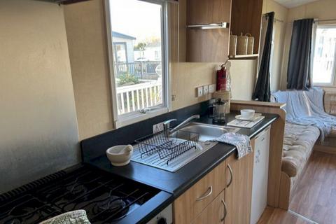 2 bedroom static caravan for sale, Felixstowe Beach, , Walton Avenue IP11