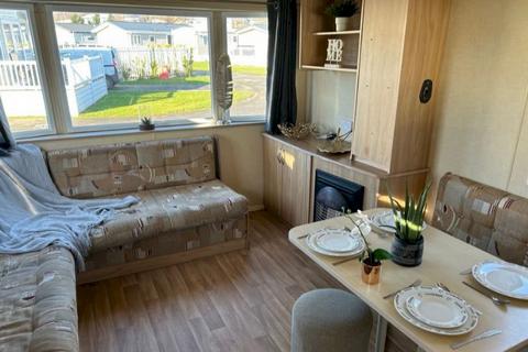 2 bedroom static caravan for sale, Felixstowe Beach, , Walton Avenue IP11