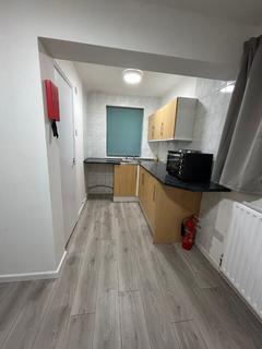 Studio to rent, Edge Hill, Plumstead