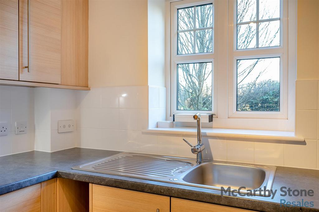 8633915-interior32.jpg
