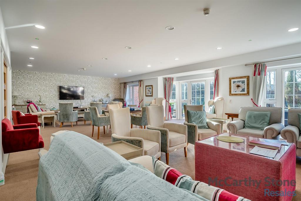 8633915-interior01.jpg