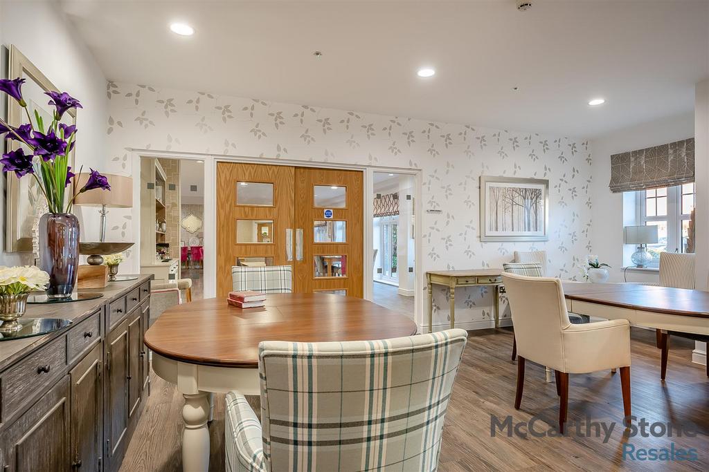 8633915-interior04.jpg