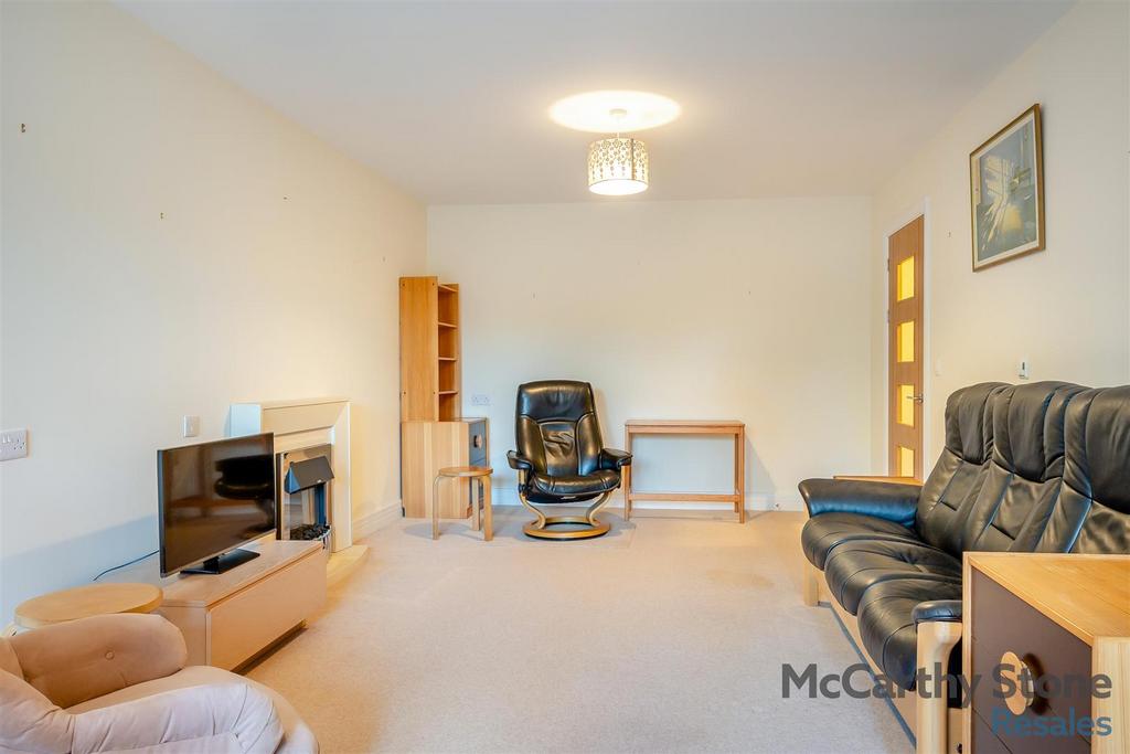 8633915-interior24.jpg