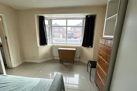 1 bedroom in a house share to rent, Windsor Avenue, Uxbridge UB10