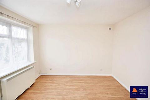 1 bedroom apartment for sale, Halsbury Road East, Northolt, UB5 4PZ