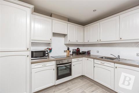 2 bedroom apartment for sale, Deyncourt Gardens, Upminster, RM14