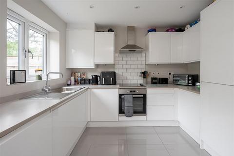 5 Apple Tree Lane, York, YO26 5TL