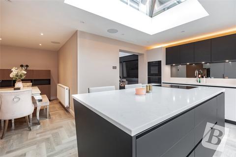 3 Boleyn Close, Chafford Hundred, Grays, RM16 6NU