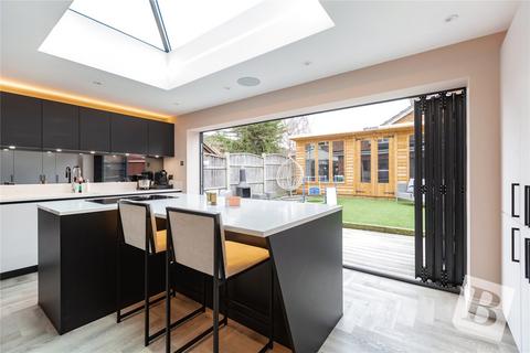3 Boleyn Close, Chafford Hundred, Grays, RM16 6NU
