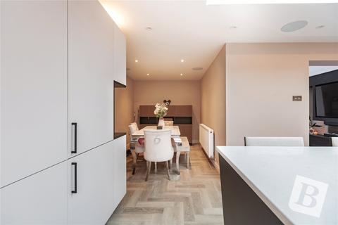 3 Boleyn Close, Chafford Hundred, Grays, RM16 6NU