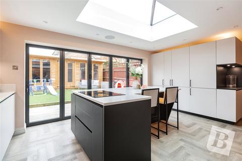 3 Boleyn Close, Chafford Hundred, Grays, RM16 6NU