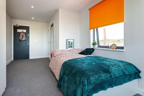 1 bedroom private hall to rent, Paris Street