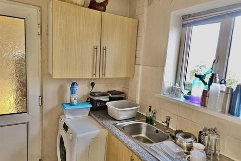16 Bron Hendre, Trefor, Caernarfon, LL54 5HL