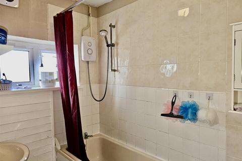 16 Bron Hendre, Trefor, Caernarfon, LL54 5HL