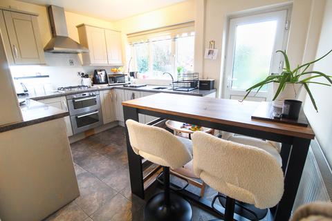 5 Avon Close, Marple, Stockport, SK6 6EQ