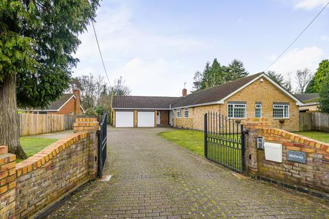 4 bedroom detached bungalow for sale, Drift Road, Whitehill GU35