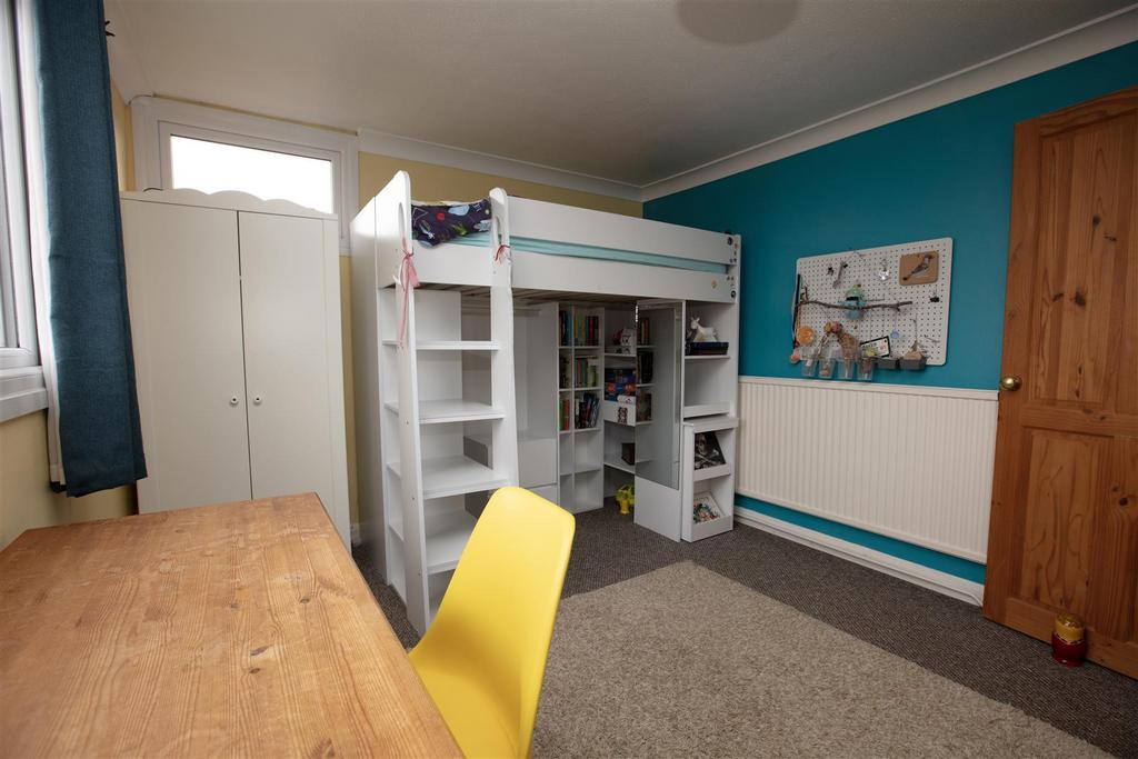 Bedroom3 02.jpg